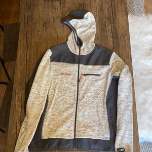 PistenBully Snowcats mid-layer